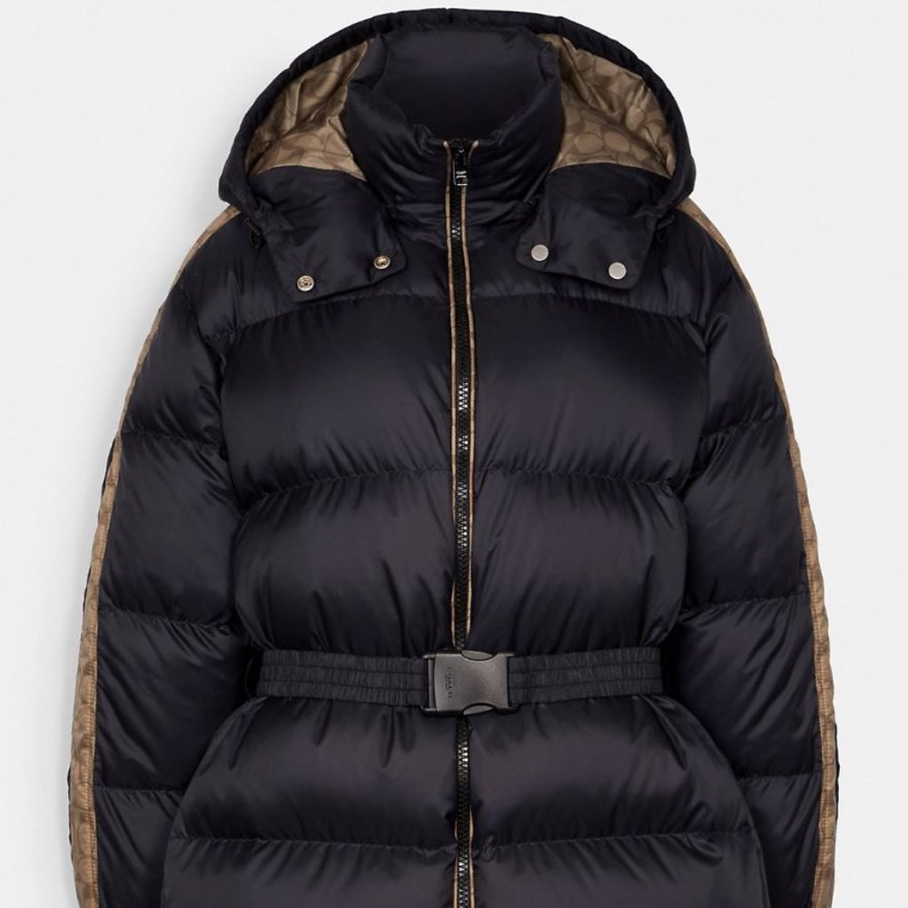 Coach Women's Short Signature Puffer Down Jackets XS